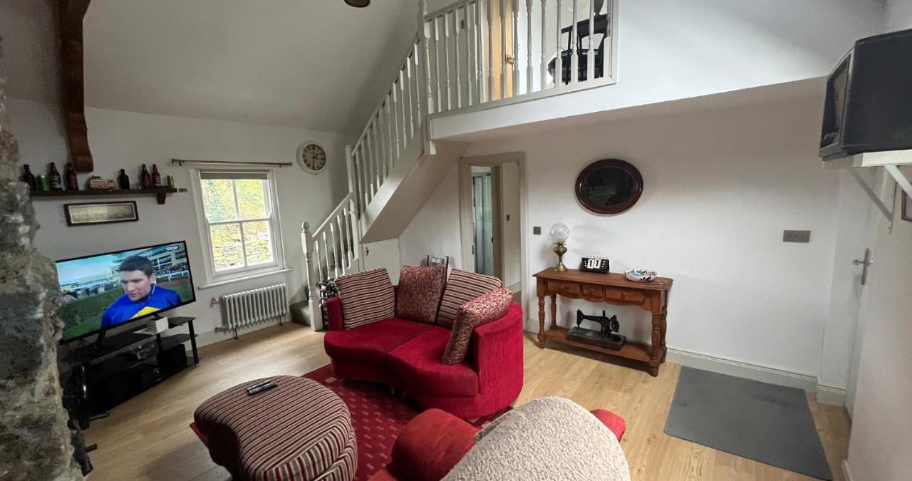 Newly Renovated Stone Cottage Located 2.5 Miles From Killarney Town Teernaboul Dış mekan fotoğraf